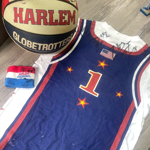 Authentic Harlem GlobeTrotters Fan Pack - Picture 12 of 13
